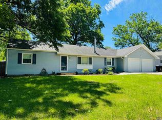 5425 SW 13th St, Topeka, KS 66604