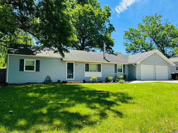 5425 SW 13th St, Topeka, KS 66604