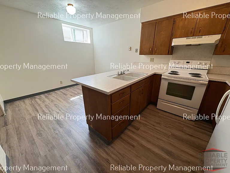 1460 Benton St #5 — Photo 3