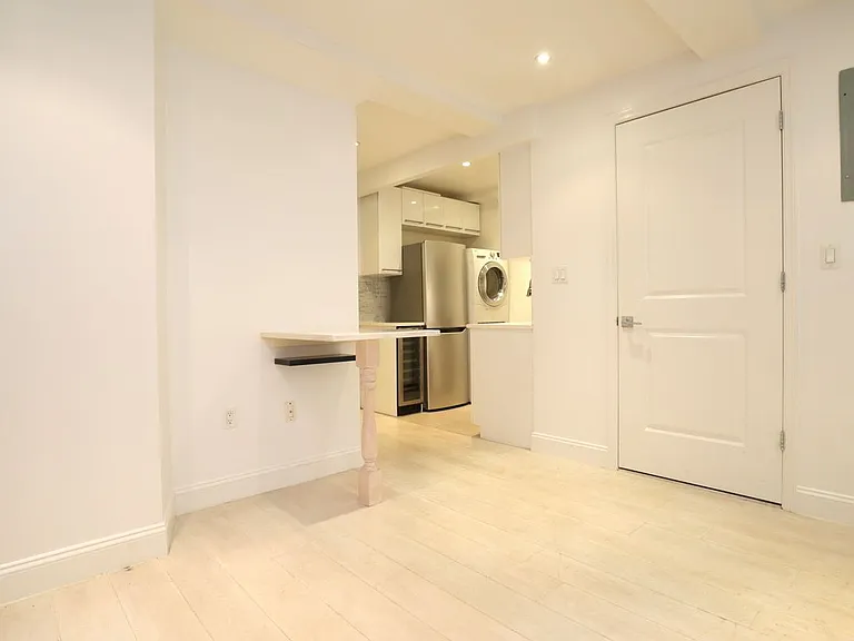 41 W 24th St #7F — Photo 3