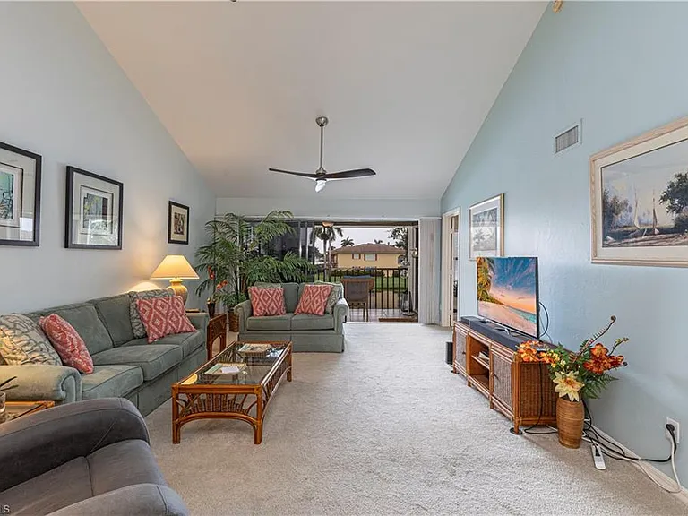 4410 Chantelle Dr #H-205 — Photo 6