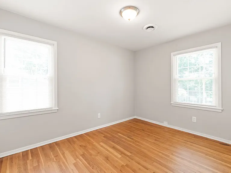 5054 Curtiswood Dr — Photo 18