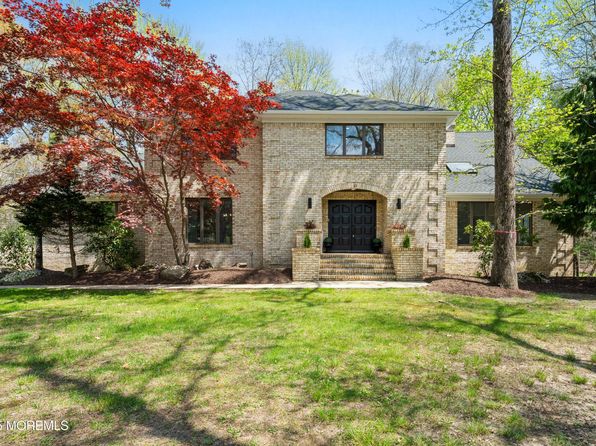 37 Eric Court, Morganville, NJ 07751