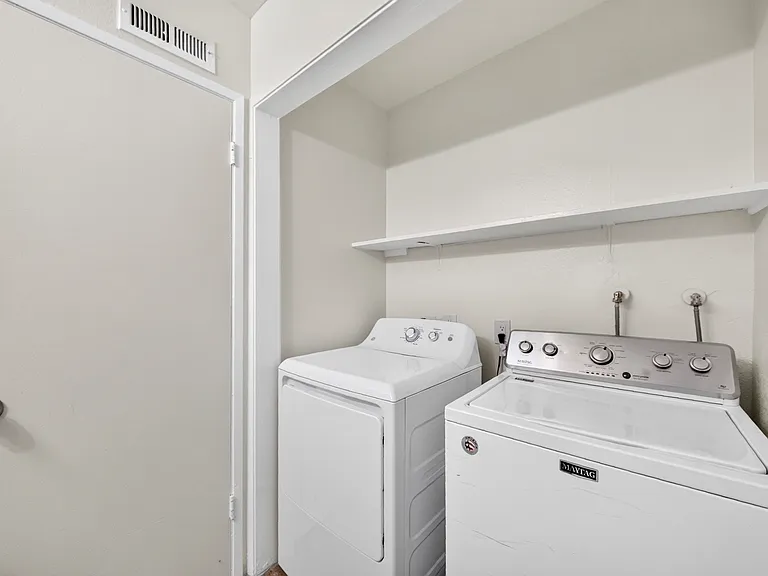 1760 N Rutherford St — Photo 7