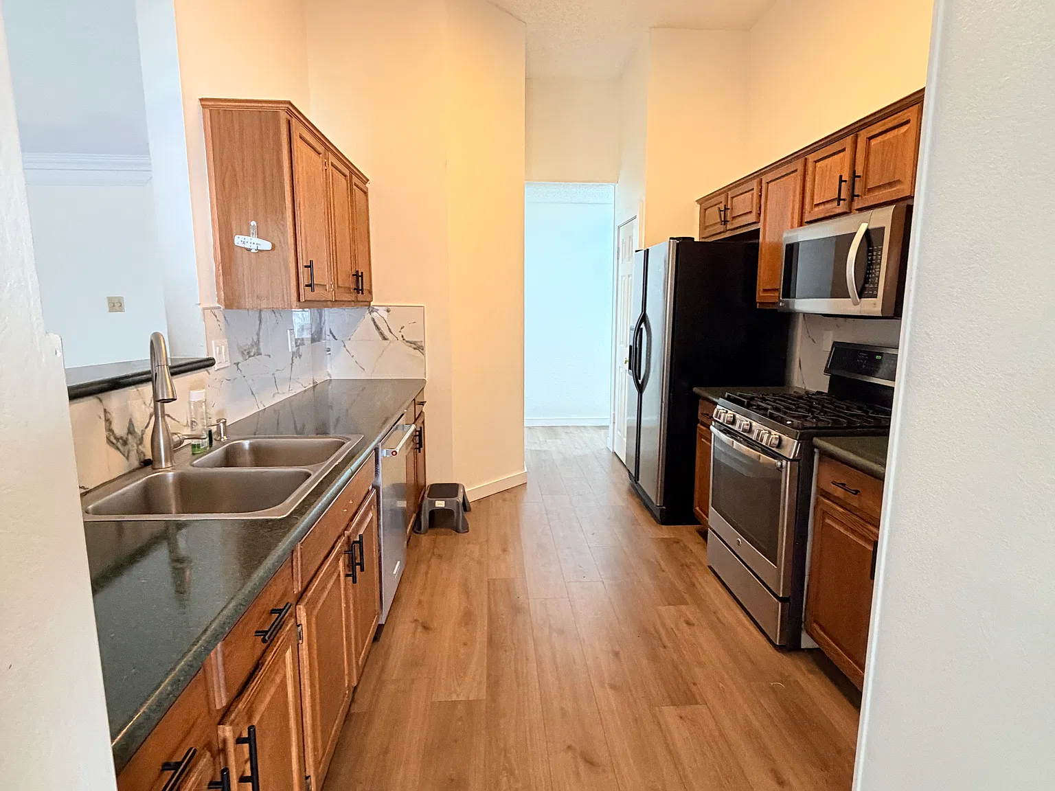 4 bed, 1733 sqft, $2,300 — Photo 4