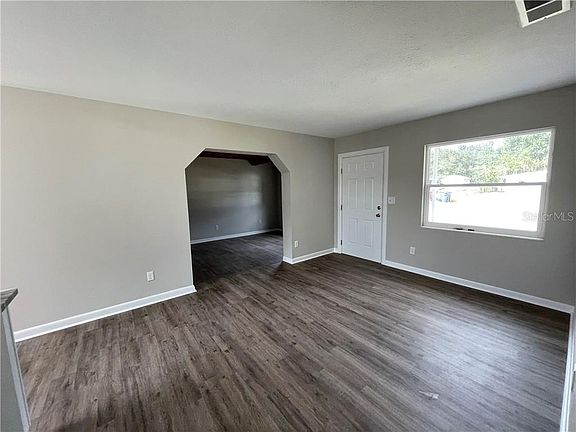 3rd image of 111 Shirley Ct