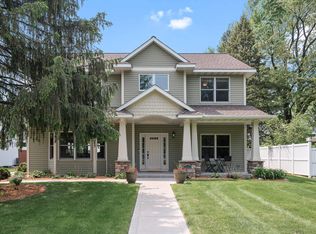 322 Hanley Rd, Golden Valley, MN 55426