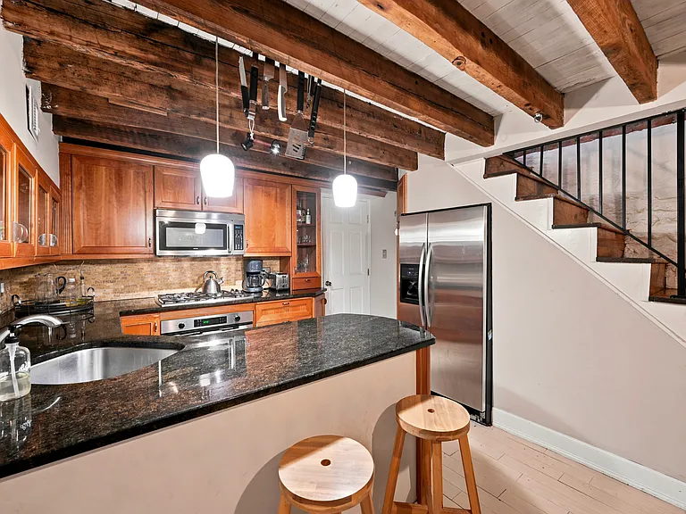 308 Pemberton St — Photo 14