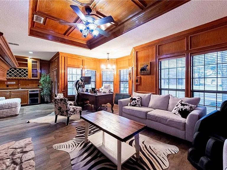 4517 River Park Dr — Photo 24