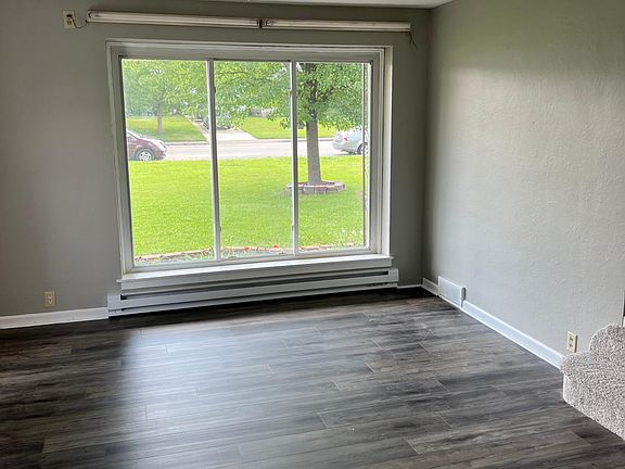4th image of 1411 N Main Ave