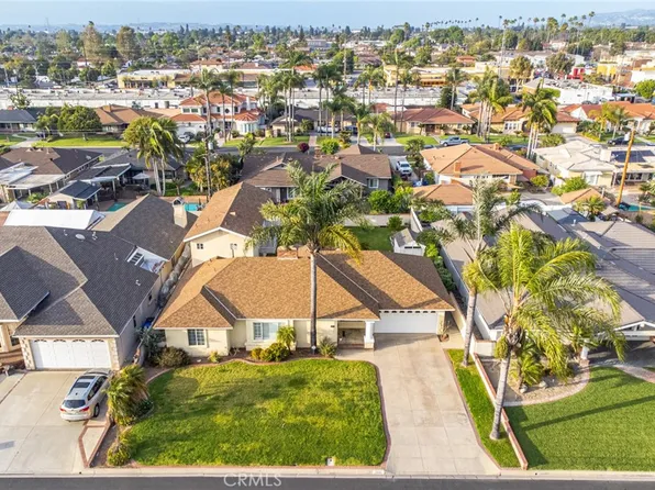 7835 Irwingrove Dr, Downey, CA 90241