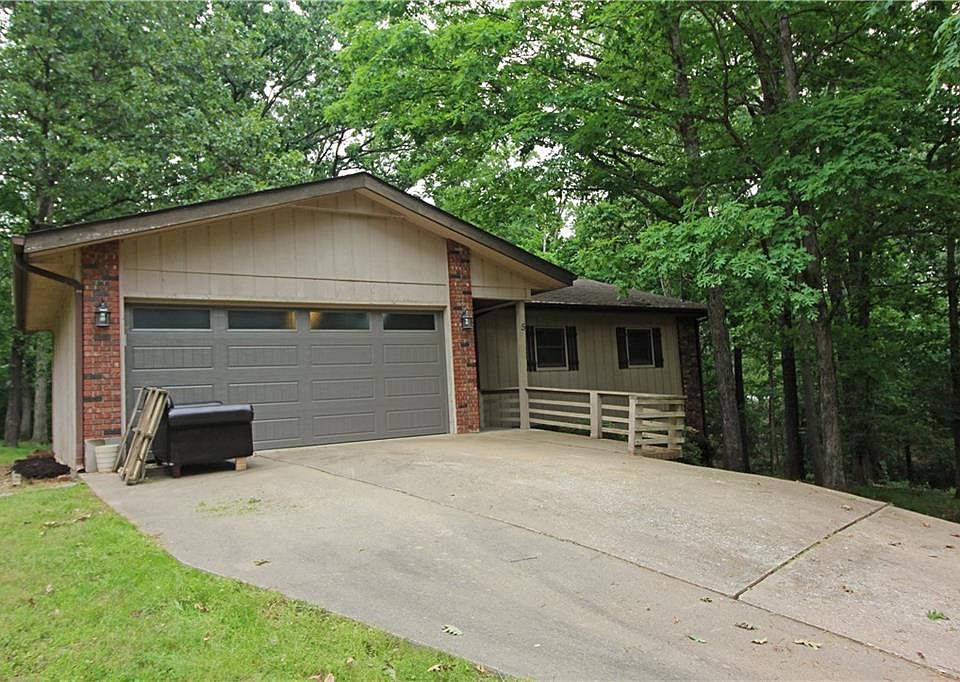 1st image of 5 Maldon Cir