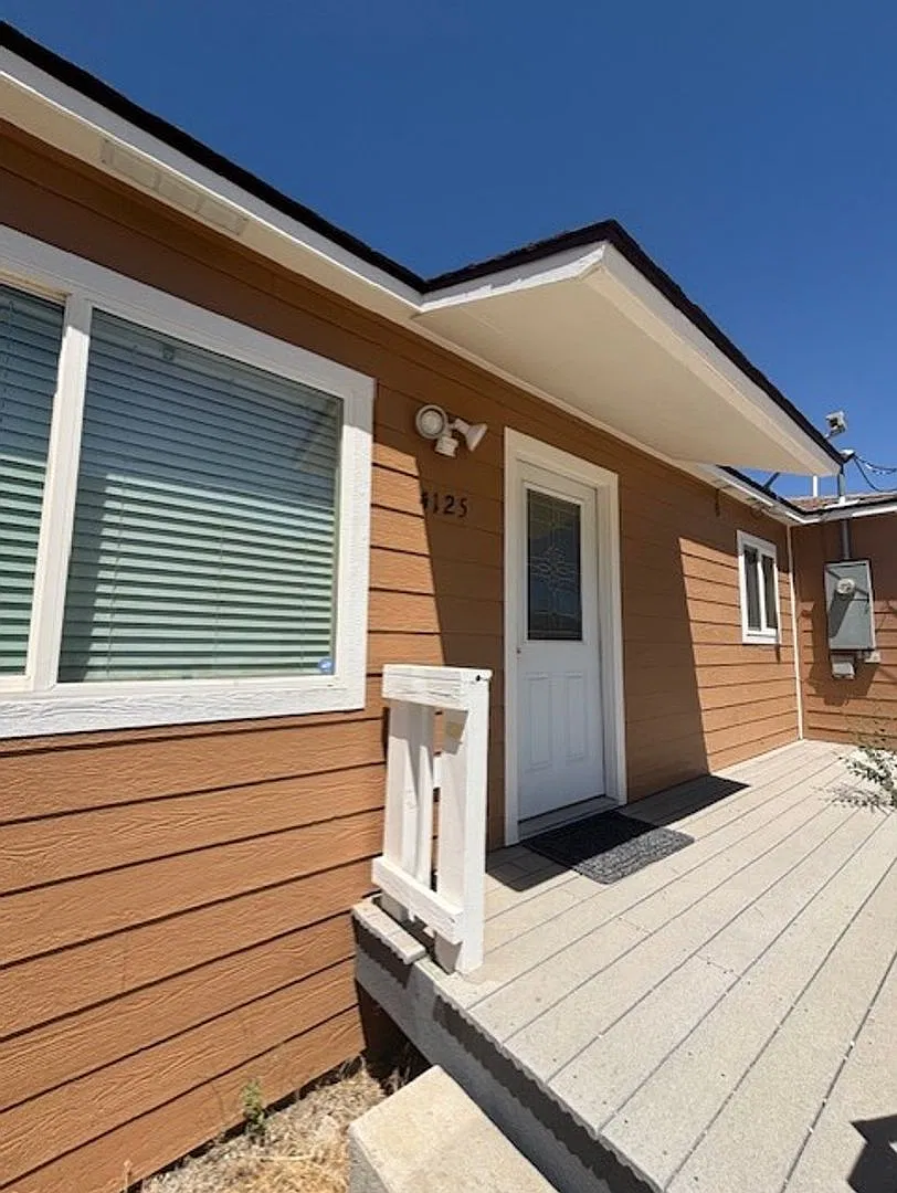 Newly Renovated 2 Bedroom Home in Mountain Community Spacious Basement & Large Yard! — Photo 1