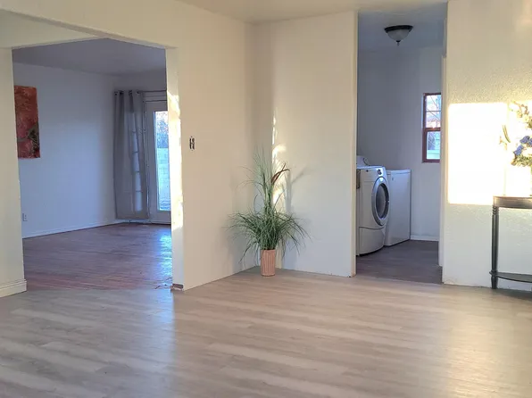 336 Conchas St NE, Albuquerque, NM 87123