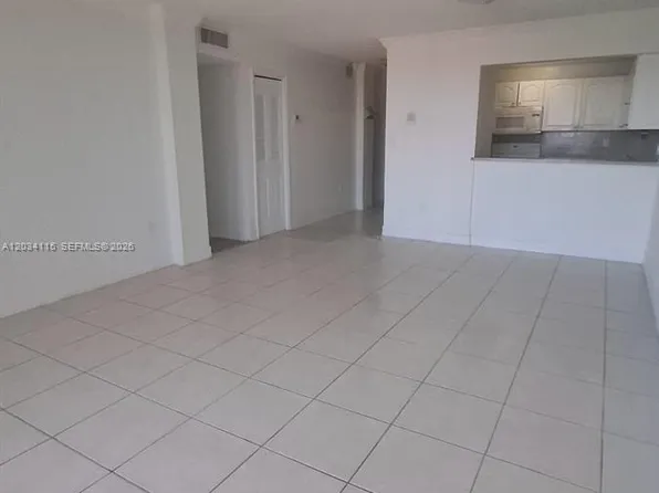 6940 Miami Gardens Dr #1522, Hialeah, FL 33015