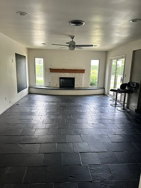 3 bed, 1903 sqft, $2,595 — Photo 3