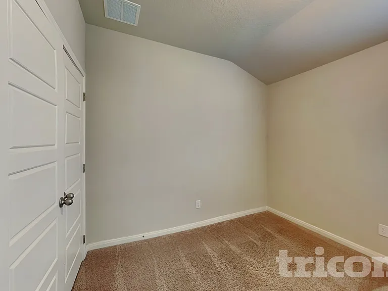 13658 Paxton Blvd — Photo 9