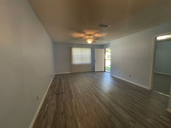 3rd image of 1411B Baymeadows Dr