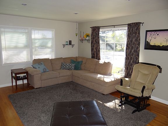 2nd image of 2376 Katherine Ave