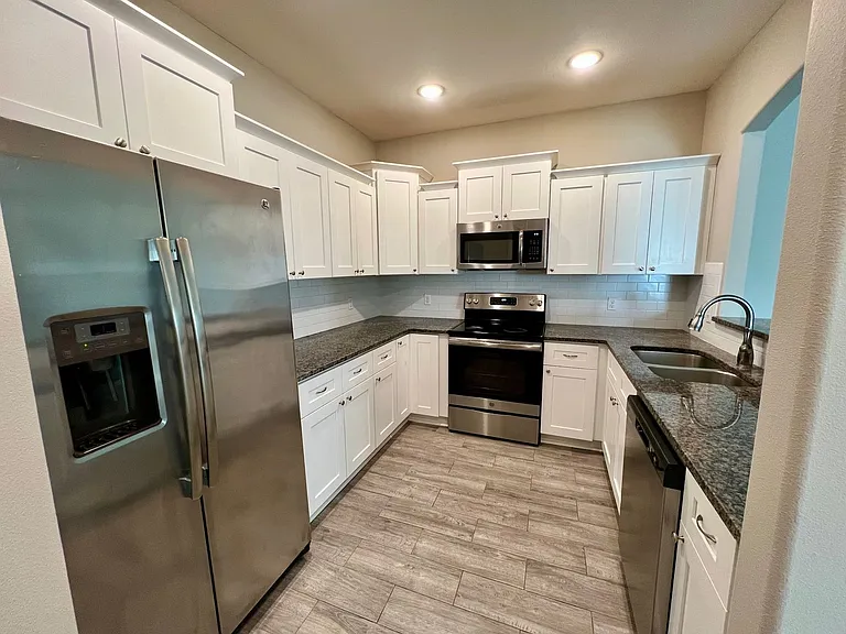 9809 Mylea Cir — Photo 4