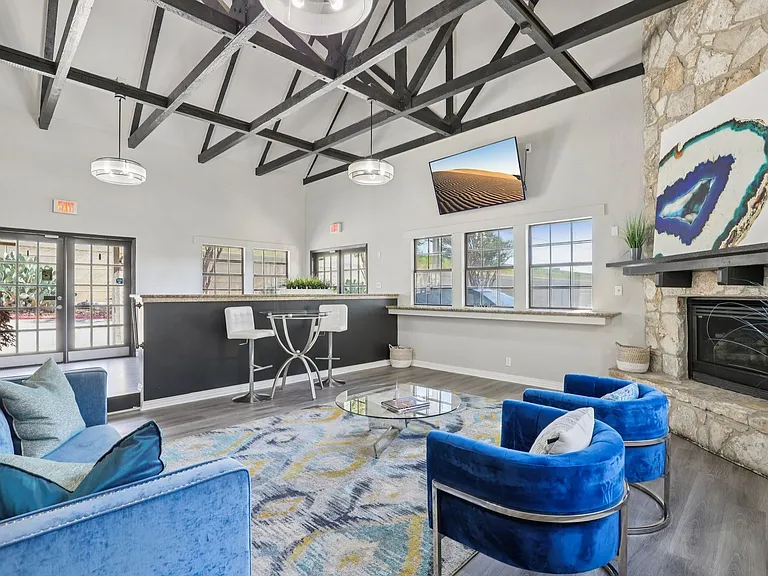 Madeira Apartments at Live Oak — Photo 85