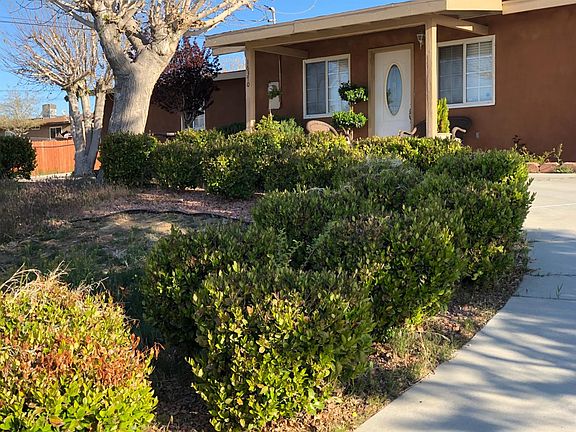 5th image of 16370 Lorene Dr