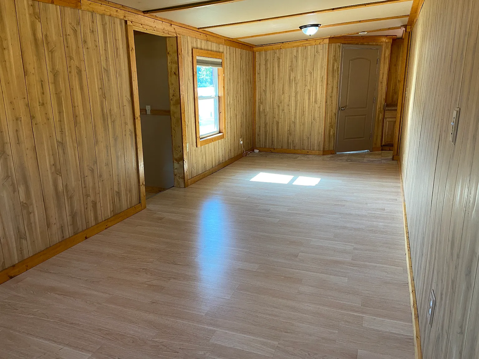 2 bed, 600 sqft, $1,350 — Photo 2