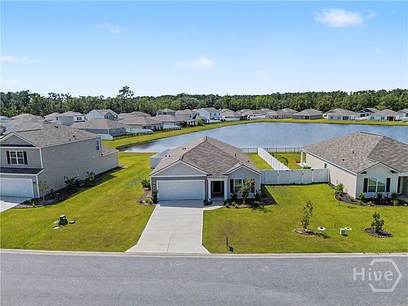 2nd image of 44 Autumns Wood Drive