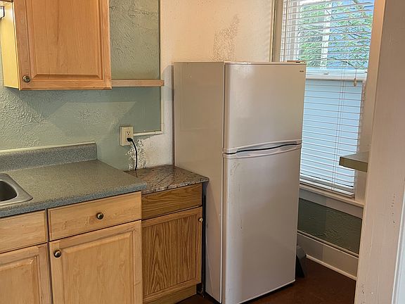 5th image of 807 N 49th St APT 1