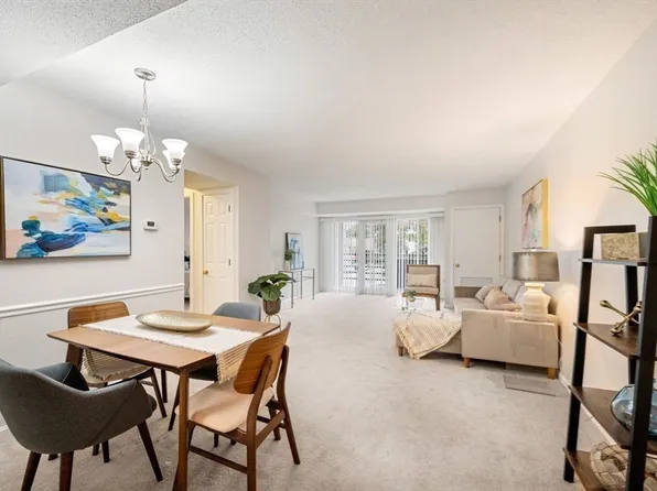 314 Riverside Ave APT 301, Medford, MA 02155