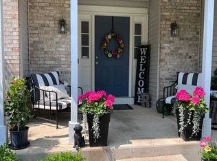 282 Columbine Ln, Romeoville, IL 60446