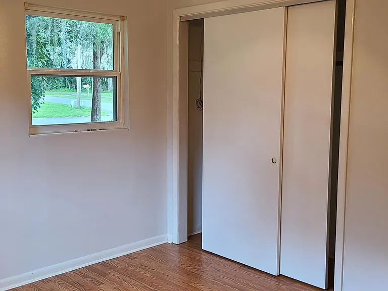 913 Dorian St — Photo 8