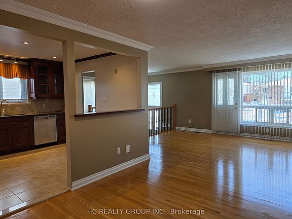 4th image of 3161 Rymal Rd