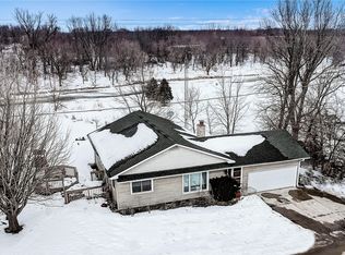 W3080 Green Isle Dr, Fort Atkinson, WI 53538