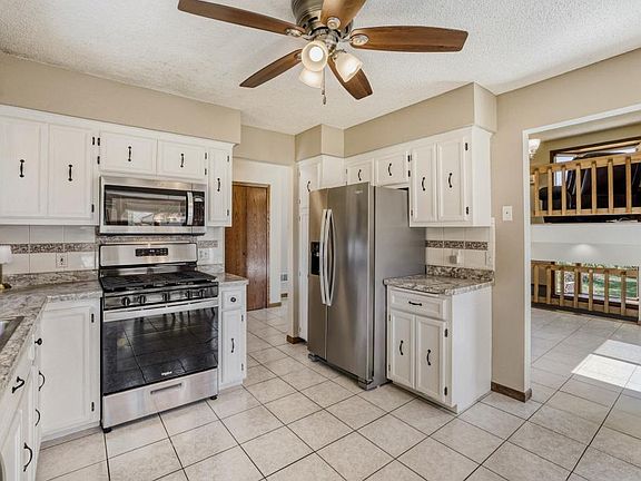3rd image of 8258 169th St W