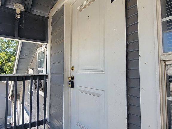 2nd image of 434 Buckingham Ave Unit 2