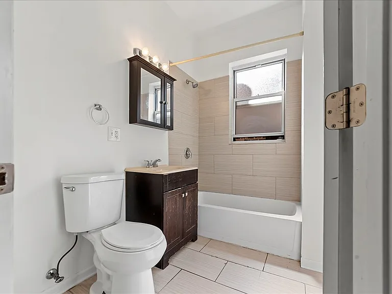 4423 S Prairie Ave #1 — Photo 8