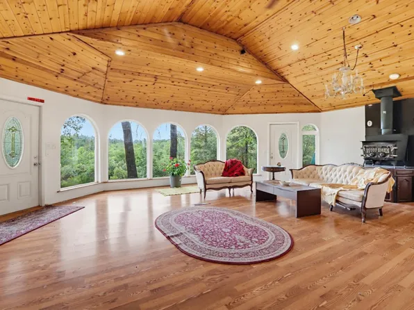 14507 Misty Winds Ln, Grass Valley, CA 95949