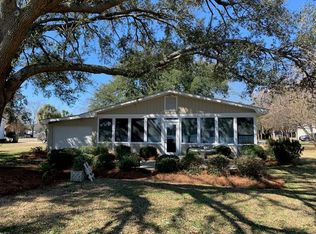 1050 Conestoga St, Manning, SC 29102