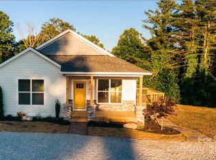 590 Overlook Dr, Spruce Pine, NC 28777