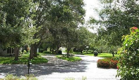 2nd image of 3 Fairway Dr