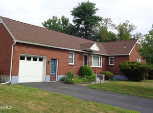 455 Wallace Rd, Schenectady, NY 12304