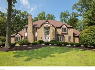 24306 Stonehedge Dr, Westlake, OH