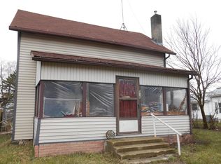 418 2nd St, Hudson, IN 46747