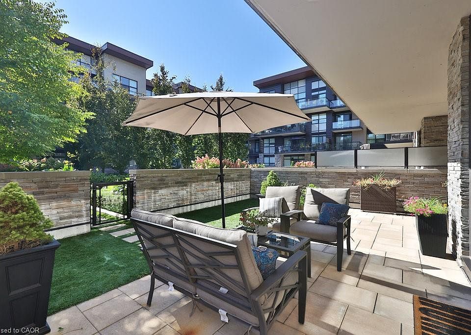 1st image of 1575 Lakeshore Rd W #155