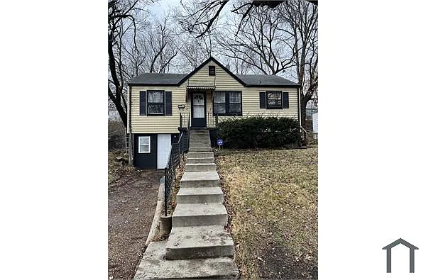7100 Paisley Dr photo 1