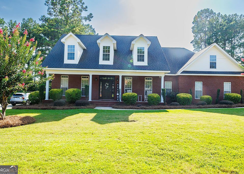 1st image of 304 Victoria Cir