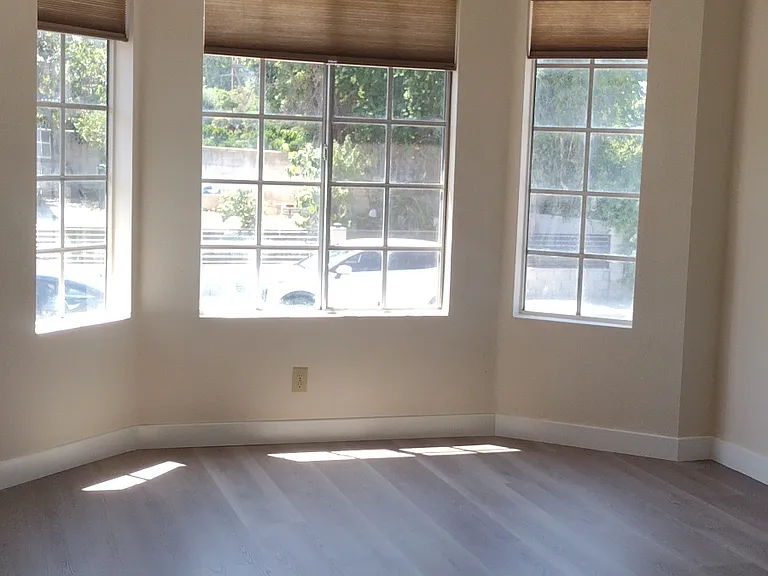 2314 Falling Leaf Ave — Photo 3