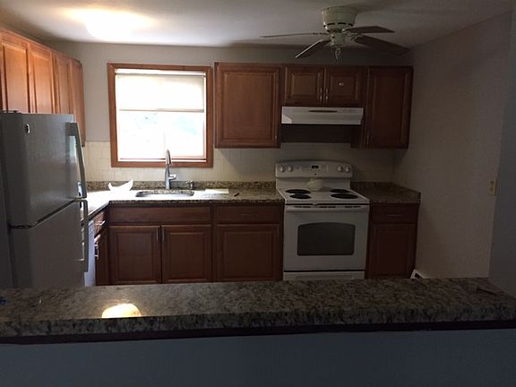 2nd image of 125 Royal Dane Ln APT 13