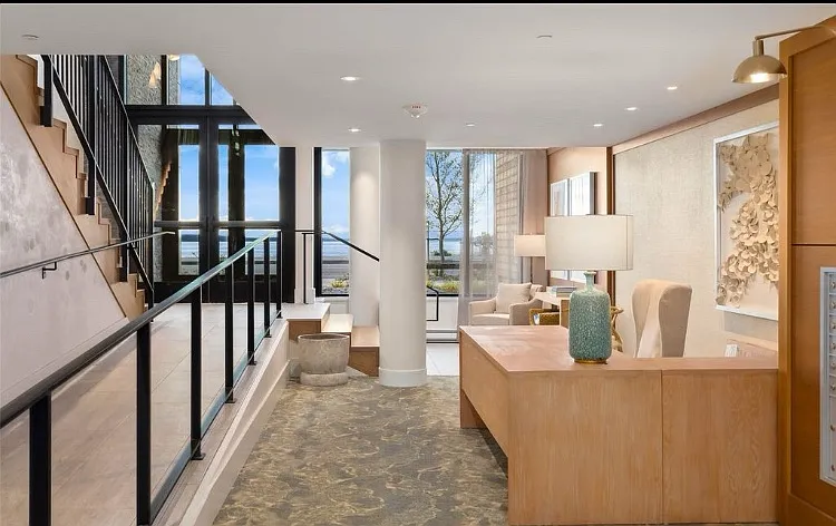 Building Photo - 1250 Alki Ave SW #3G